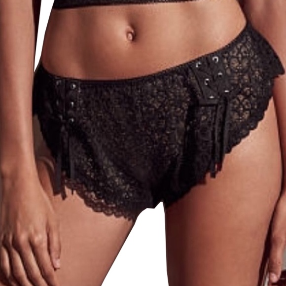 VICTORIA'S SECRET BLACK CROCHET COVER-UP SHORTIE - Picture 1 of 1